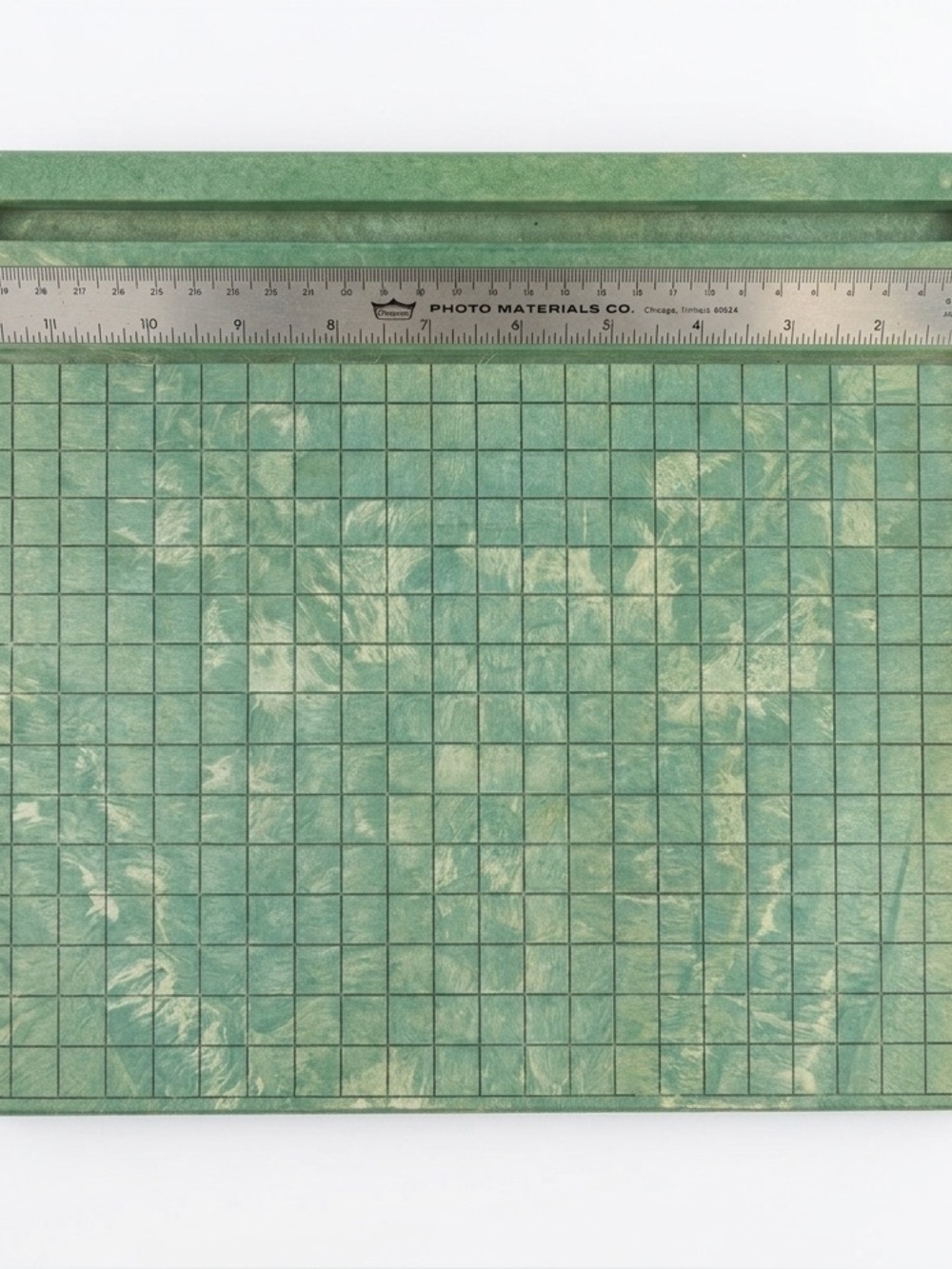 Premier Photo Materials Co. Guillotine Paper and Cardboard Cutter - Picture 3 of 5